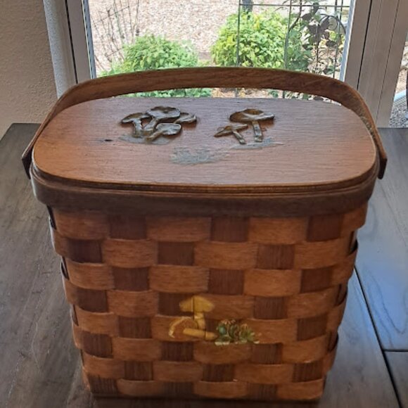 Basketville of Putney Vermont Other - Vintage Basketville Woven Basket/Purse w/Wooden Lid, Mushroom Motif, Stamped